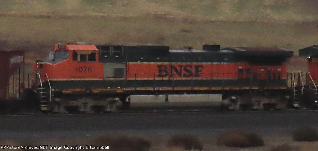 BNSF 1076